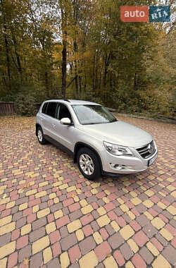 Внедорожник / Кроссовер Volkswagen Tiguan 2009 в Виннице