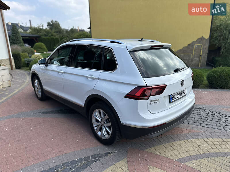 Внедорожник / Кроссовер Volkswagen Tiguan 2017 в Львове
