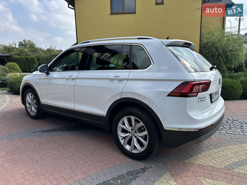 Внедорожник / Кроссовер Volkswagen Tiguan 2017 в Львове