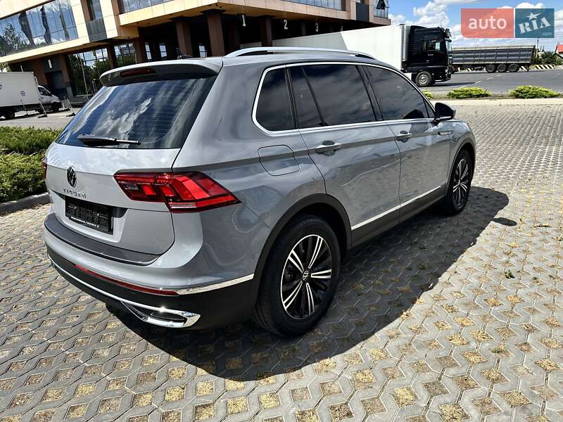 Внедорожник / Кроссовер Volkswagen Tiguan 2022 в Одессе