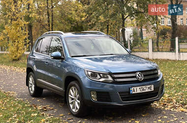 Внедорожник / Кроссовер Volkswagen Tiguan 2016 в Барышевке
