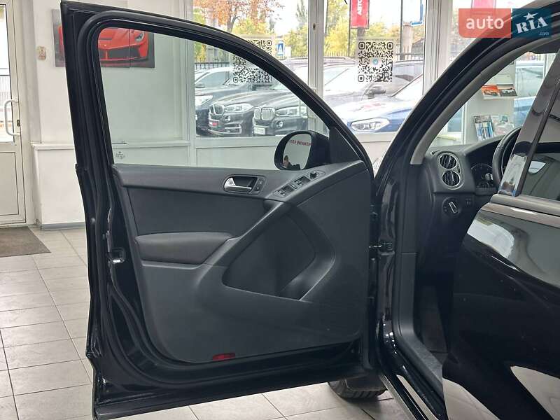 Внедорожник / Кроссовер Volkswagen Tiguan 2010 в Киеве