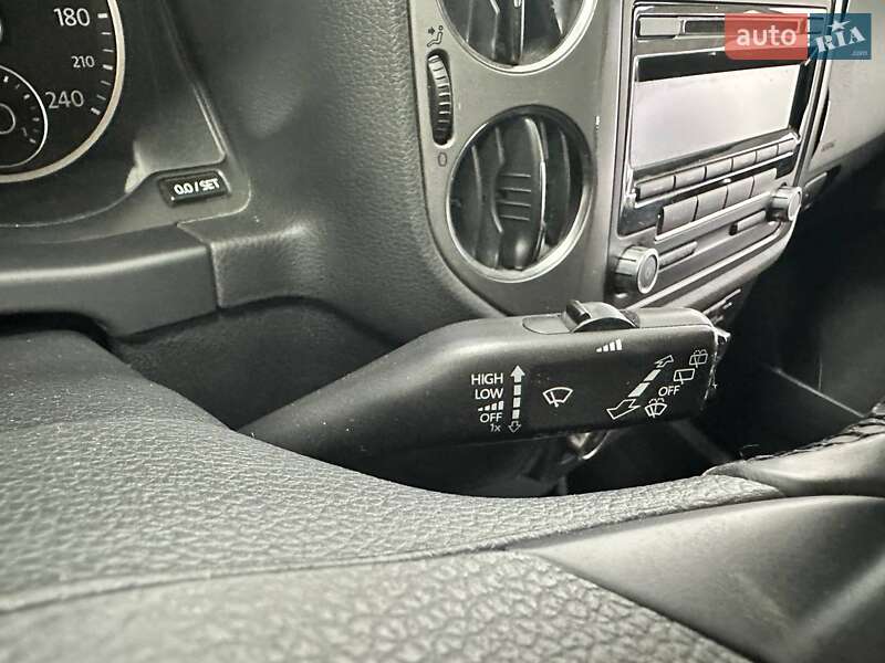 Внедорожник / Кроссовер Volkswagen Tiguan 2010 в Киеве