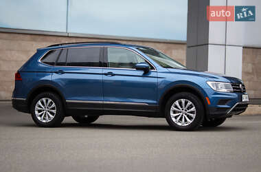 Внедорожник / Кроссовер Volkswagen Tiguan 2017 в Киеве