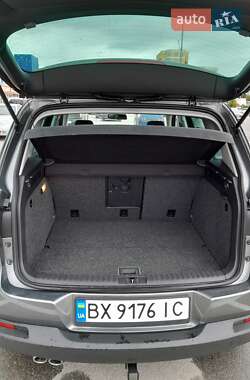 Внедорожник / Кроссовер Volkswagen Tiguan 2012 в 