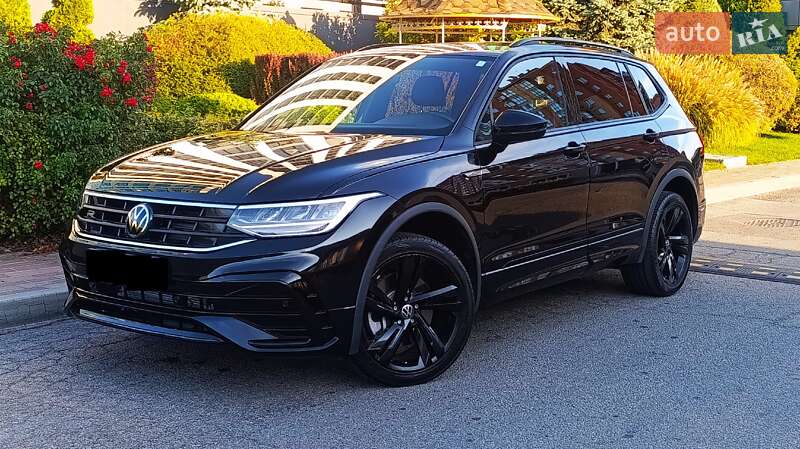 Внедорожник / Кроссовер Volkswagen Tiguan 2023 в Днепре