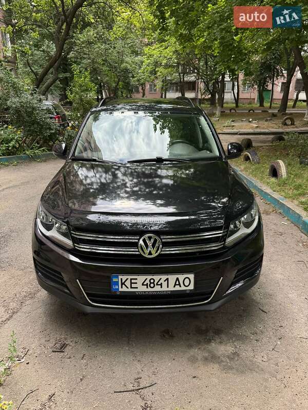 Внедорожник / Кроссовер Volkswagen Tiguan 2015 в Днепре