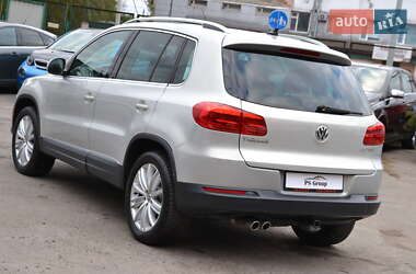 Внедорожник / Кроссовер Volkswagen Tiguan 2012 в 