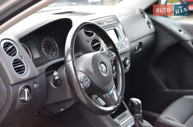 Внедорожник / Кроссовер Volkswagen Tiguan 2012 в 