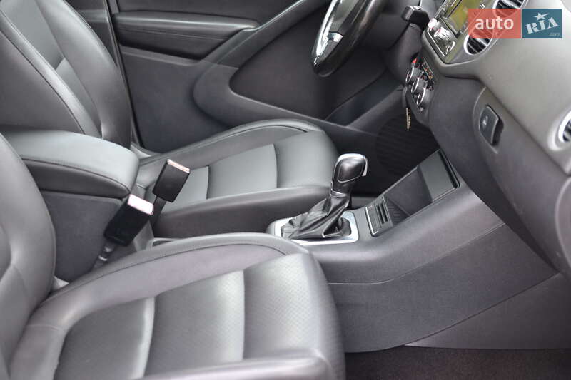 Внедорожник / Кроссовер Volkswagen Tiguan 2012 в Луцке