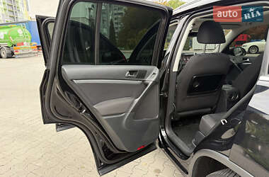Внедорожник / Кроссовер Volkswagen Tiguan 2012 в 