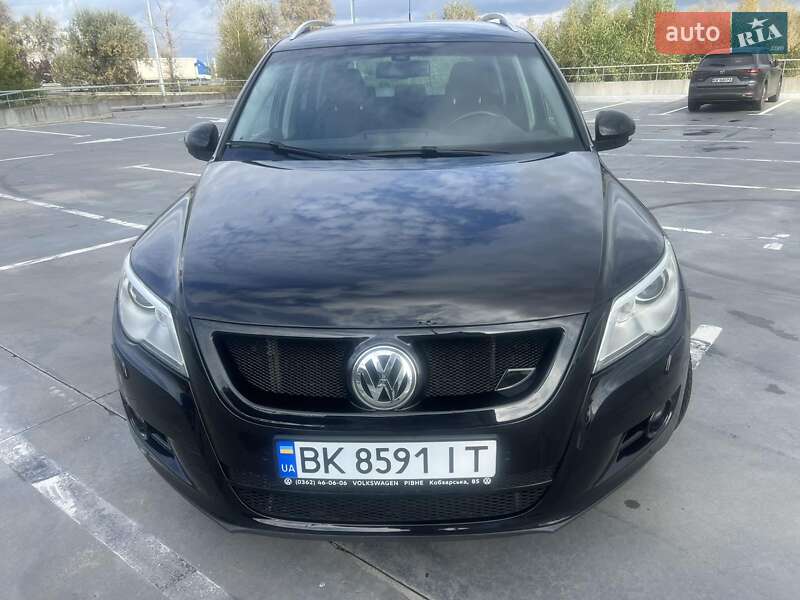 Внедорожник / Кроссовер Volkswagen Tiguan 2011 в Киеве