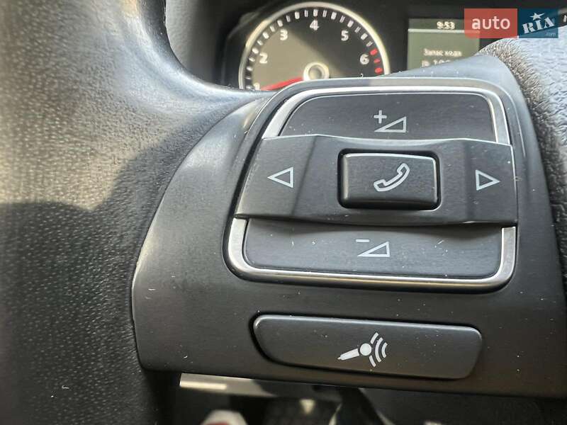 Внедорожник / Кроссовер Volkswagen Tiguan 2011 в Киеве