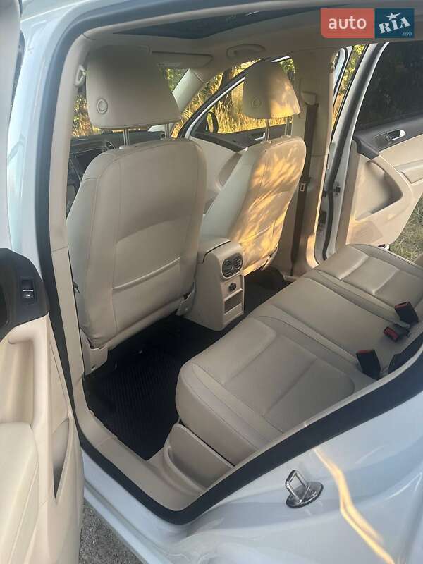 Позашляховик / Кросовер Volkswagen Tiguan 2016 в Ірпені