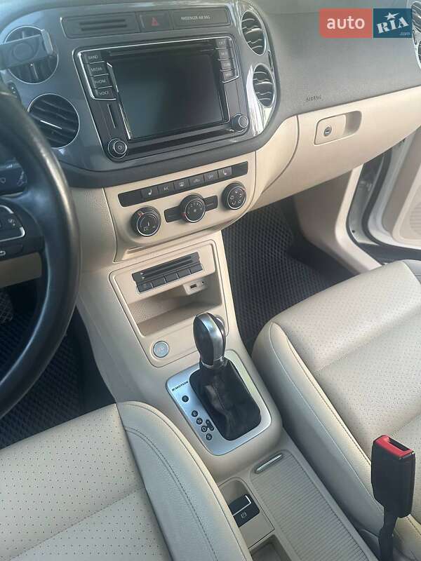 Позашляховик / Кросовер Volkswagen Tiguan 2016 в Ірпені