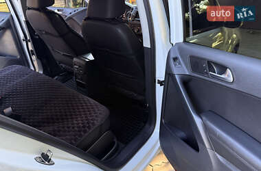 Внедорожник / Кроссовер Volkswagen Tiguan 2016 в 