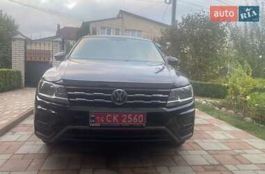 Внедорожник / Кроссовер Volkswagen Tiguan 2019 в 