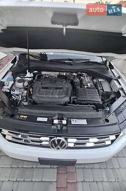 Внедорожник / Кроссовер Volkswagen Tiguan 2020 в 