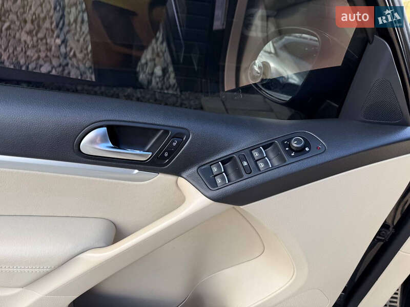 Позашляховик / Кросовер Volkswagen Tiguan 2015 в Стрию