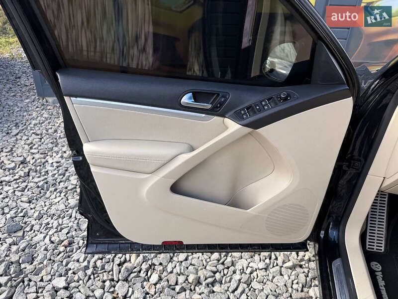 Позашляховик / Кросовер Volkswagen Tiguan 2015 в Стрию