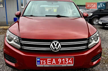 Внедорожник / Кроссовер Volkswagen Tiguan 2015 в 