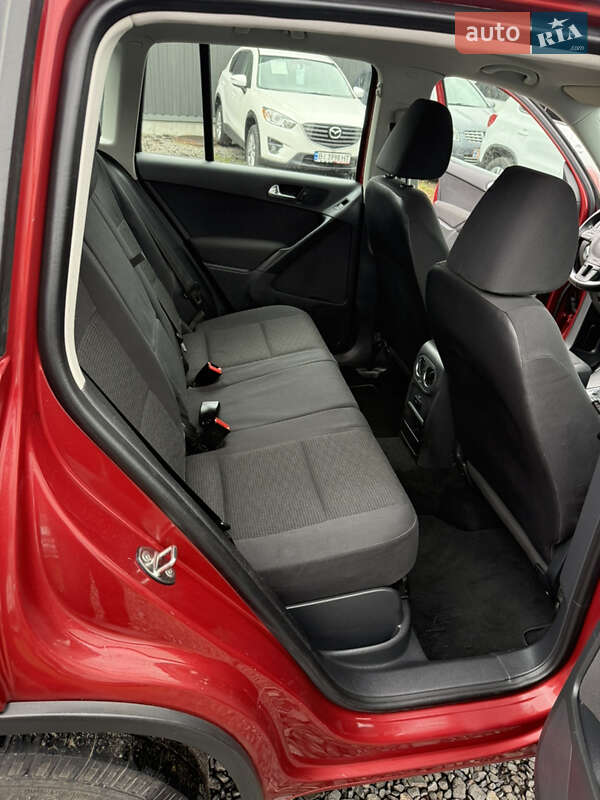 Внедорожник / Кроссовер Volkswagen Tiguan 2015 в Полтаве