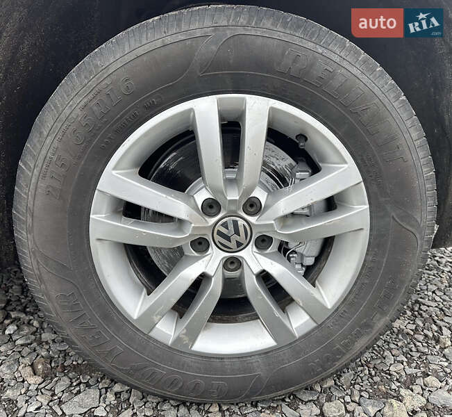 Внедорожник / Кроссовер Volkswagen Tiguan 2015 в Полтаве