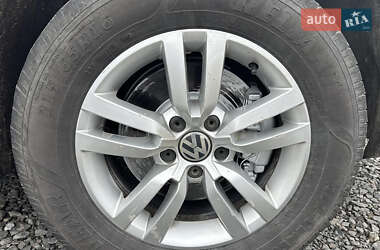 Внедорожник / Кроссовер Volkswagen Tiguan 2015 в 