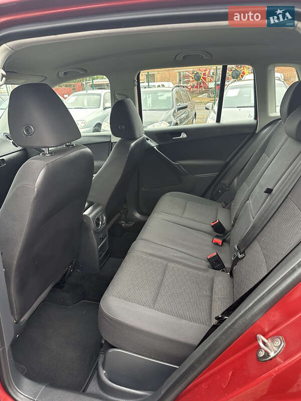 Внедорожник / Кроссовер Volkswagen Tiguan 2015 в Полтаве