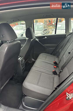 Внедорожник / Кроссовер Volkswagen Tiguan 2015 в 