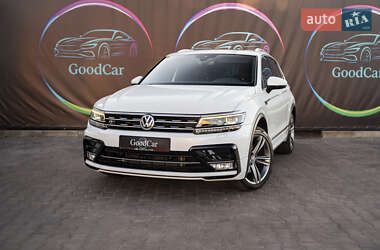 Внедорожник / Кроссовер Volkswagen Tiguan 2016 в 