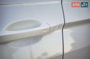 Внедорожник / Кроссовер Volkswagen Tiguan 2016 в 