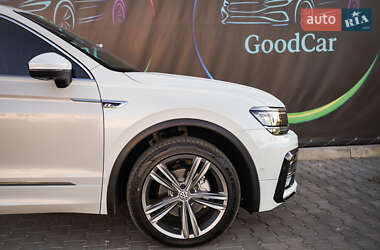 Внедорожник / Кроссовер Volkswagen Tiguan 2016 в 