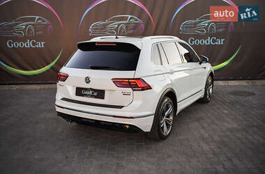 Внедорожник / Кроссовер Volkswagen Tiguan 2016 в 