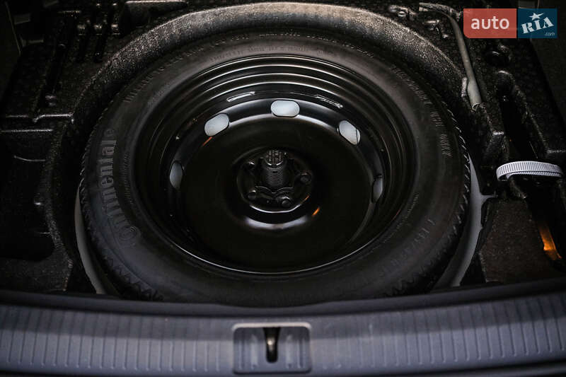 Внедорожник / Кроссовер Volkswagen Tiguan 2016 в Луцке