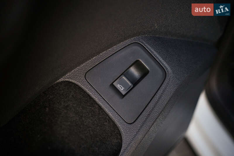 Внедорожник / Кроссовер Volkswagen Tiguan 2016 в Луцке