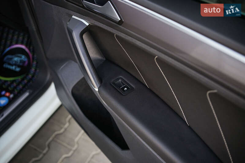 Внедорожник / Кроссовер Volkswagen Tiguan 2016 в Луцке