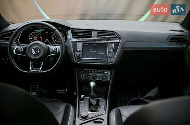 Внедорожник / Кроссовер Volkswagen Tiguan 2016 в 