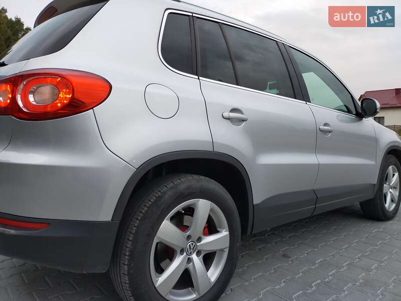 Позашляховик / Кросовер Volkswagen Tiguan 2010 в Тернополі