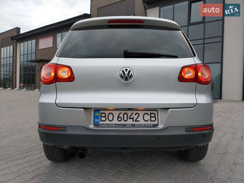 Позашляховик / Кросовер Volkswagen Tiguan 2010 в Тернополі