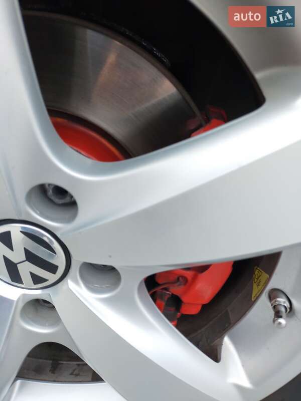 Позашляховик / Кросовер Volkswagen Tiguan 2010 в Тернополі