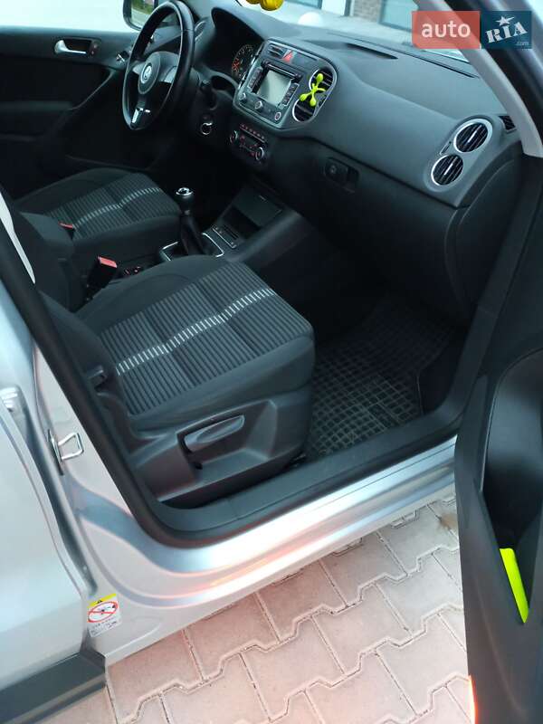 Позашляховик / Кросовер Volkswagen Tiguan 2010 в Тернополі