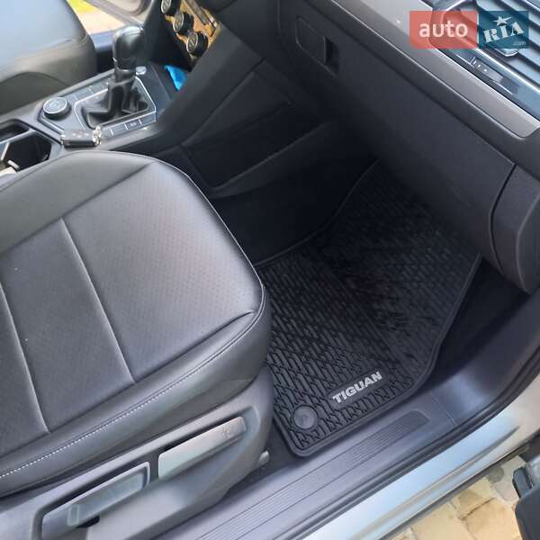 Позашляховик / Кросовер Volkswagen Tiguan 2019 в Львові фото 18 Позашляховик / Кросовер Volkswagen Tiguan 2019 в Львові