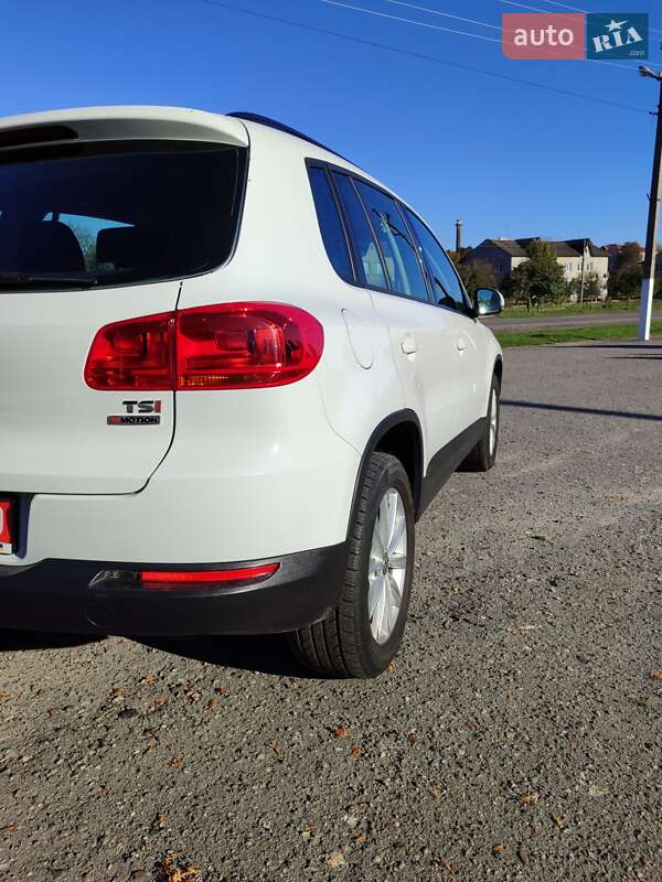 Внедорожник / Кроссовер Volkswagen Tiguan 2017 в Дубно