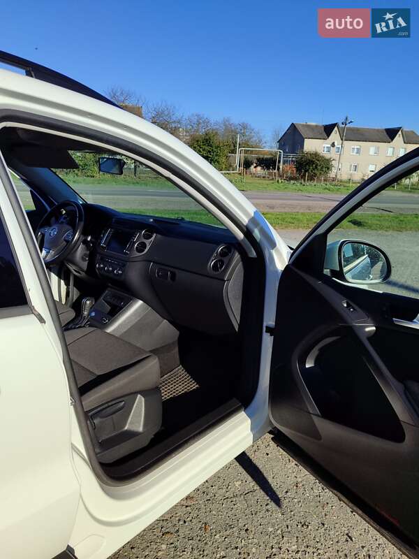 Внедорожник / Кроссовер Volkswagen Tiguan 2017 в Дубно