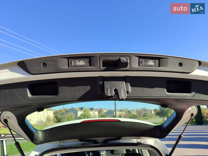 Внедорожник / Кроссовер Volkswagen Tiguan 2017 в Дубно