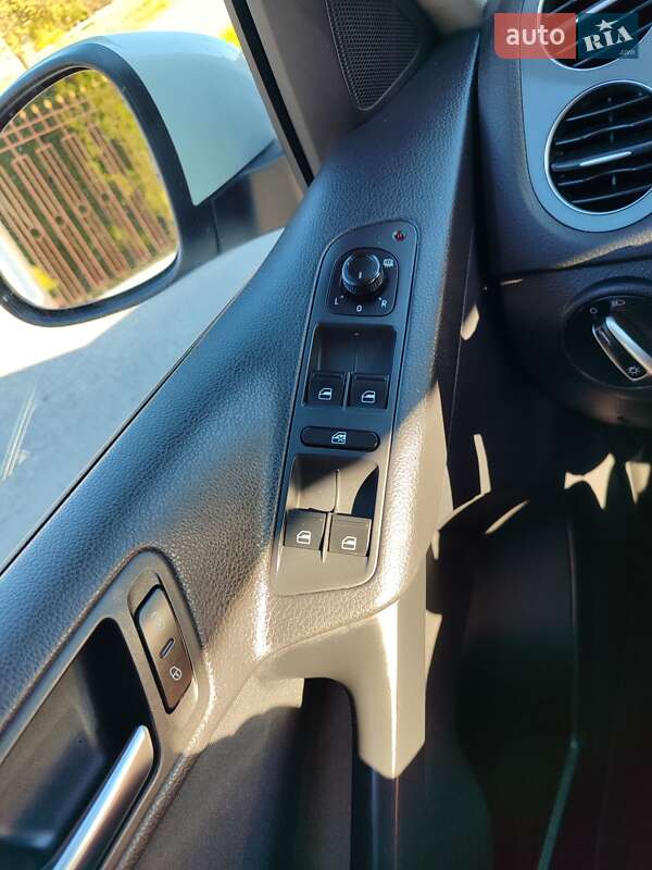 Внедорожник / Кроссовер Volkswagen Tiguan 2017 в Дубно