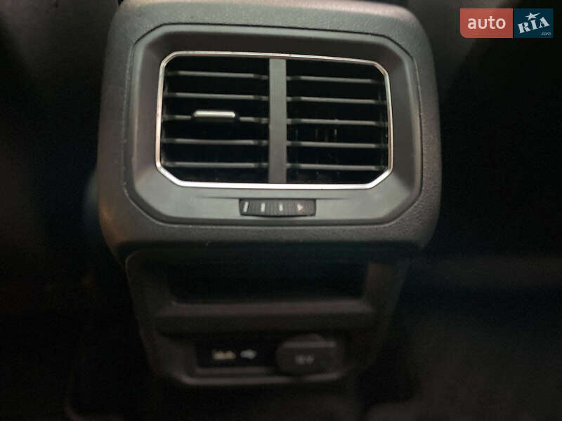 Внедорожник / Кроссовер Volkswagen Tiguan 2017 в Киеве фото 25 Внедорожник / Кроссовер Volkswagen Tiguan 2017 в Киеве