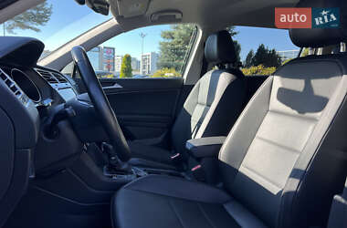 Внедорожник / Кроссовер Volkswagen Tiguan 2018 в 