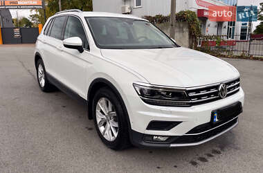 Внедорожник / Кроссовер Volkswagen Tiguan 2019 в 